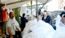 Katharina Rohde hier mit Projektpartnerin Julia Kissel; Foto: Stefanie Pfau