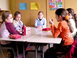 Schulkinder im Gespr�ch